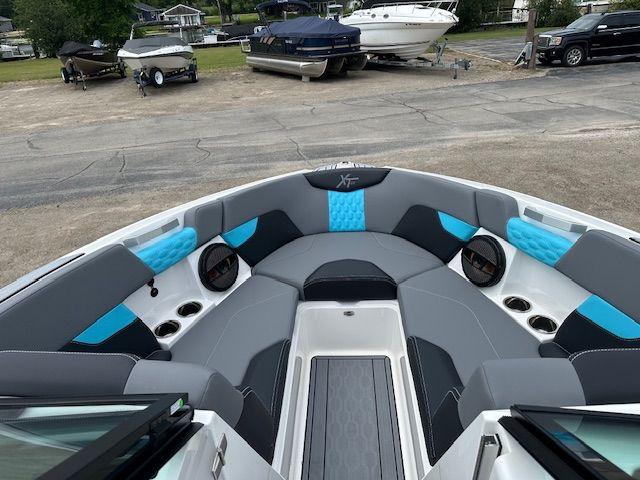 2024 MasterCraft XT-23 | 209103