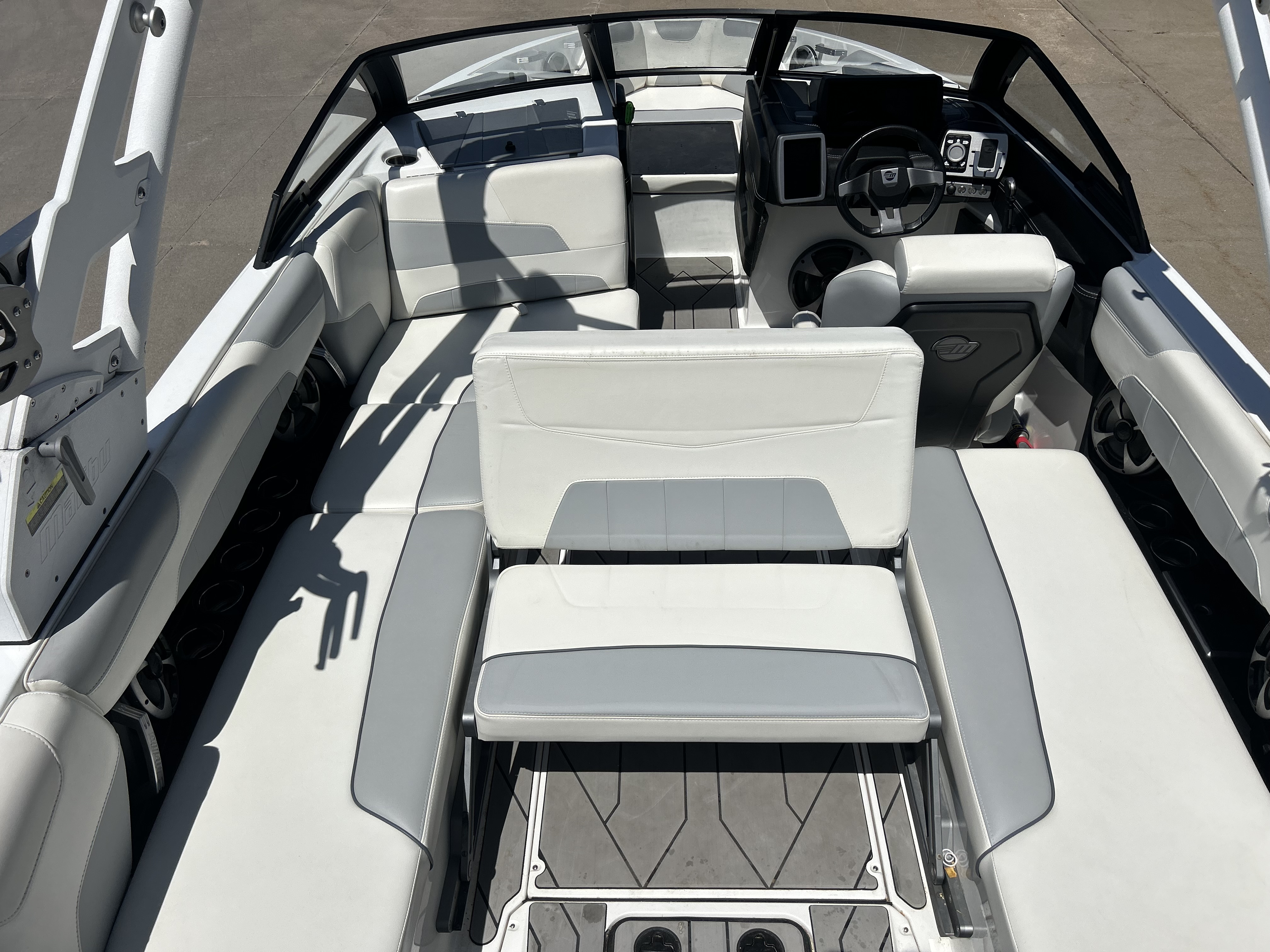 2020 Malibu 22 LSV Icon