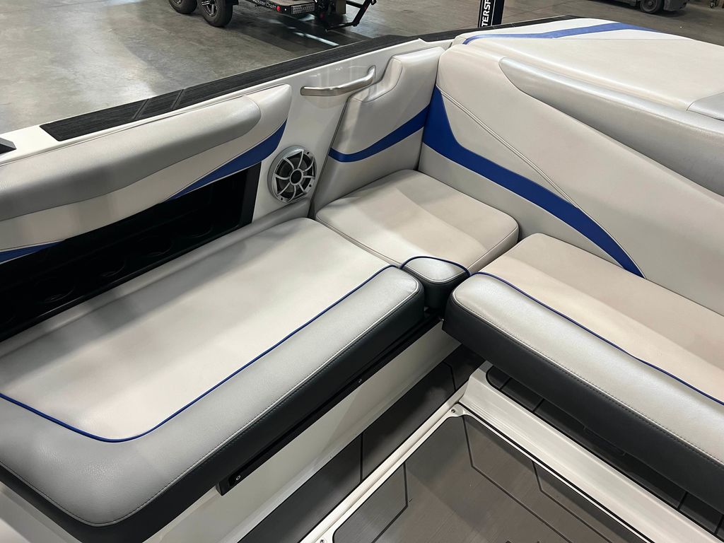 2018 Axis Wake Research T22