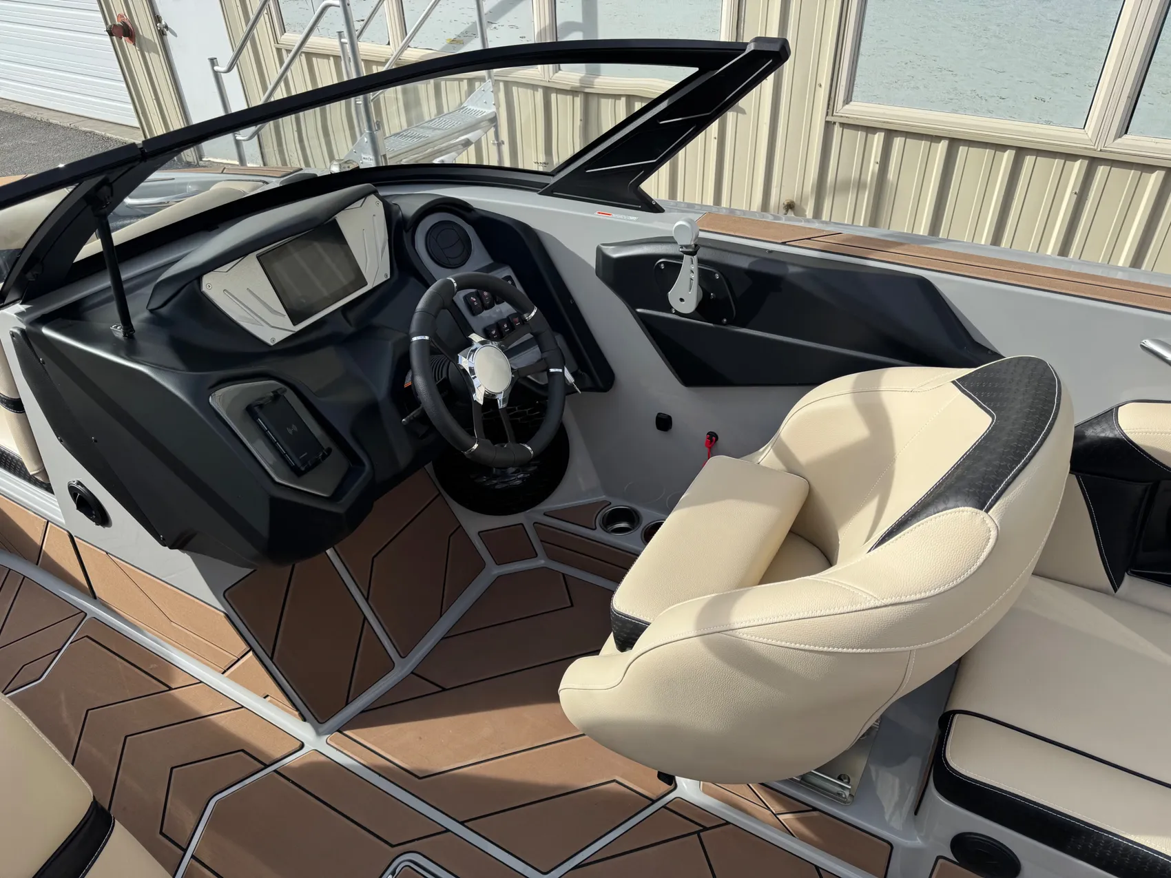 2025 Supreme S220