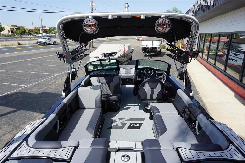 2024 MasterCraft XT24
