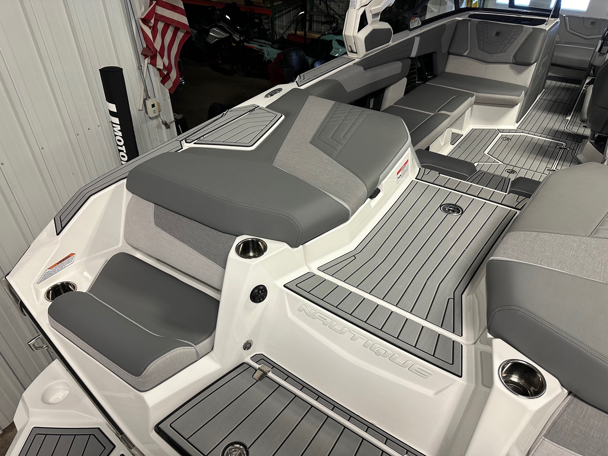 2024 Nautique G23