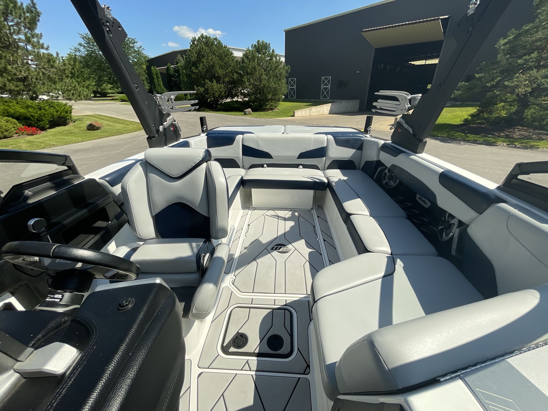 2021 Malibu 22LSV