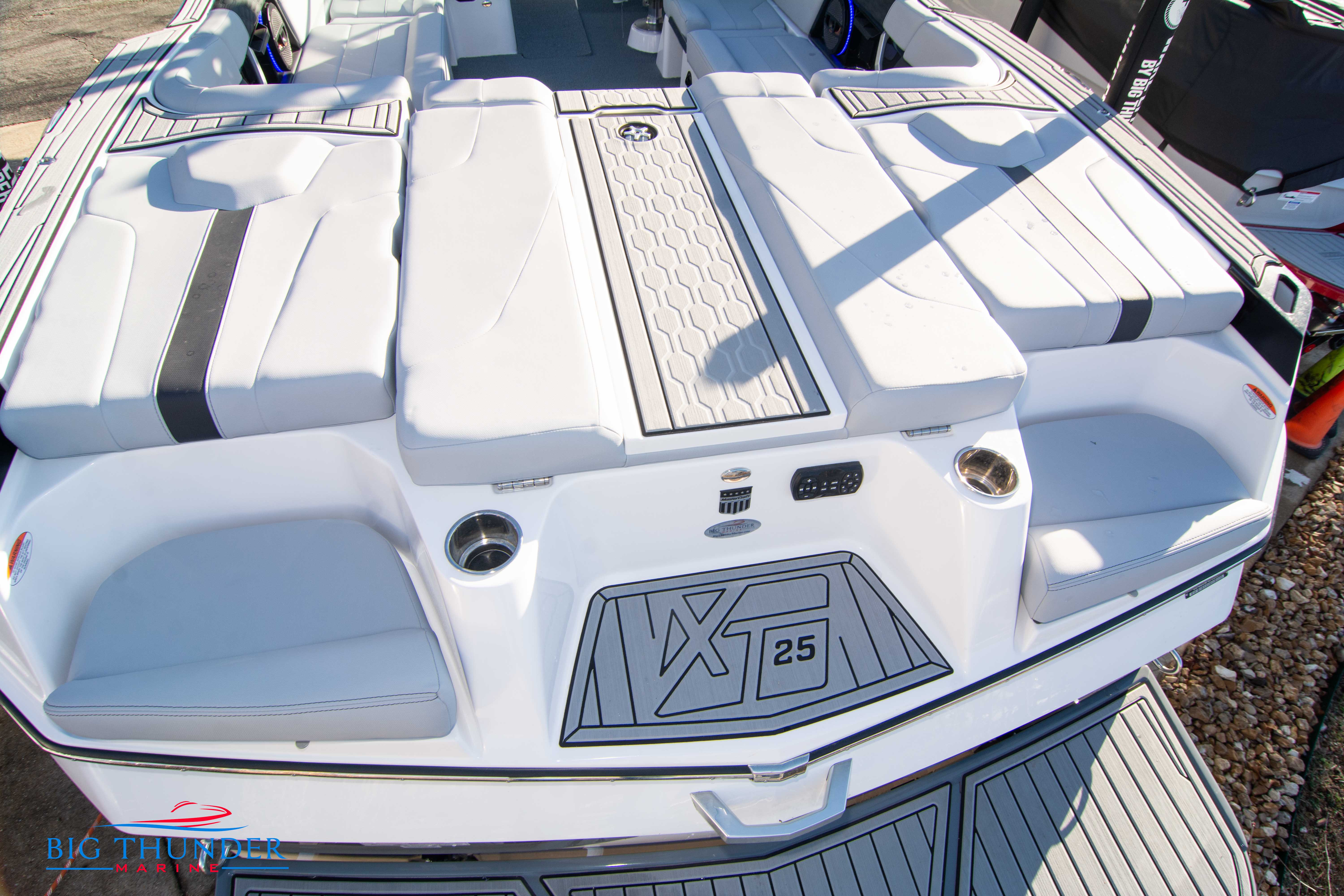 2024 Mastercraft XT25