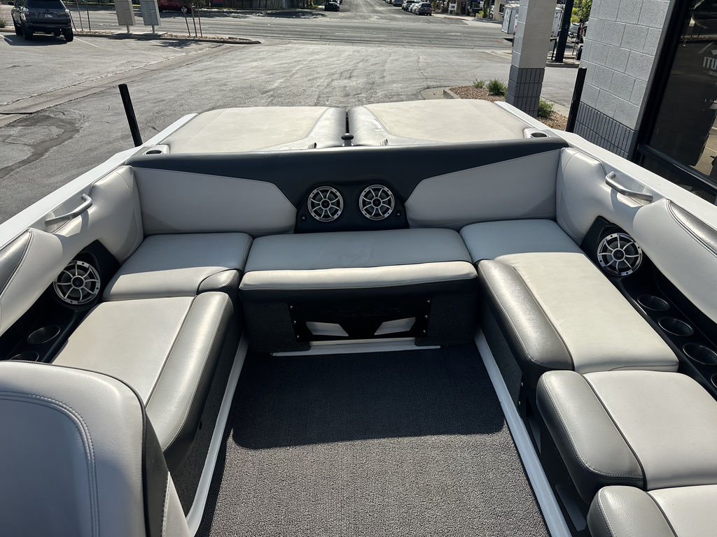 2015 Axis Wake Research T22