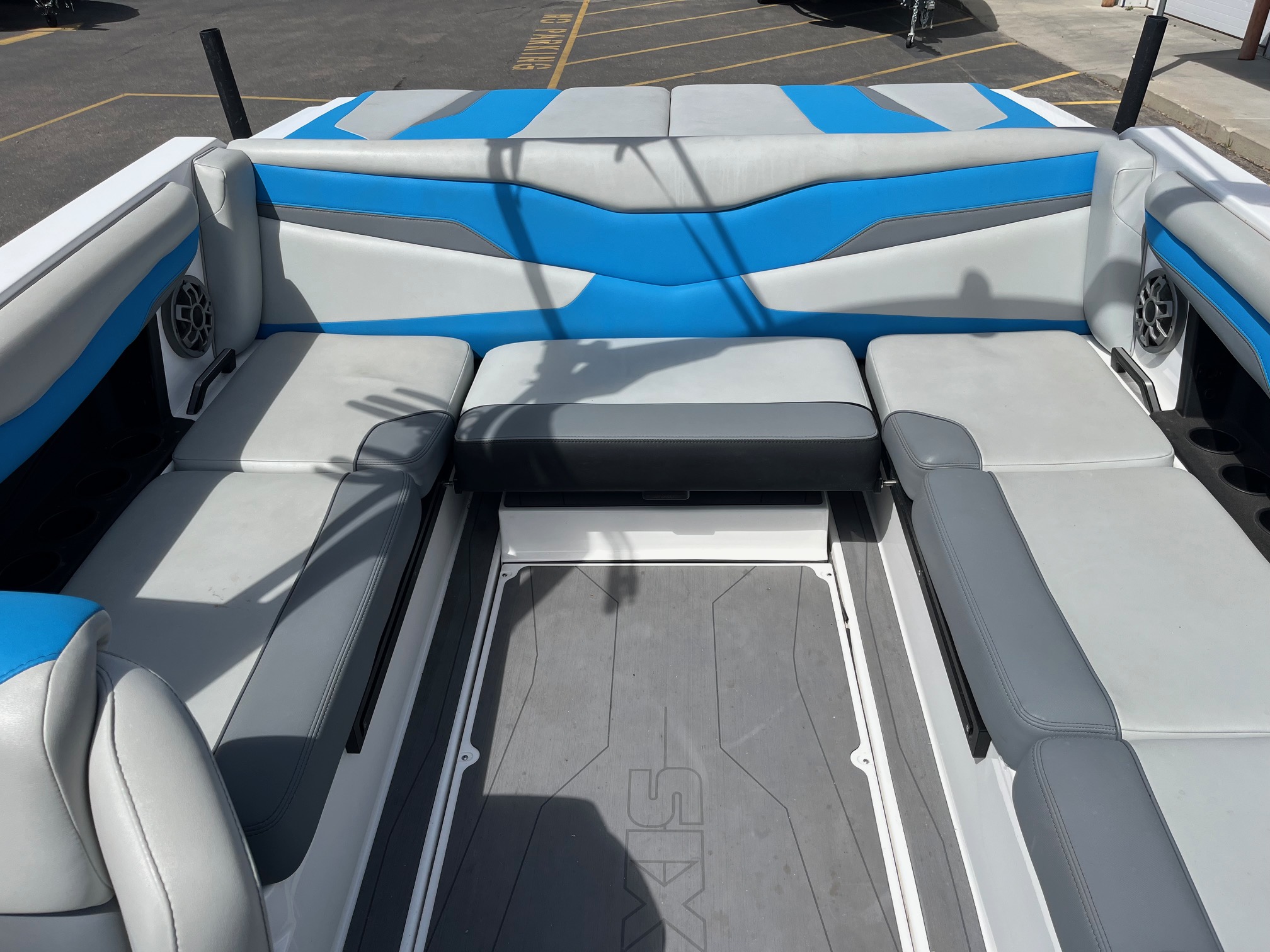 2023 Axis T220