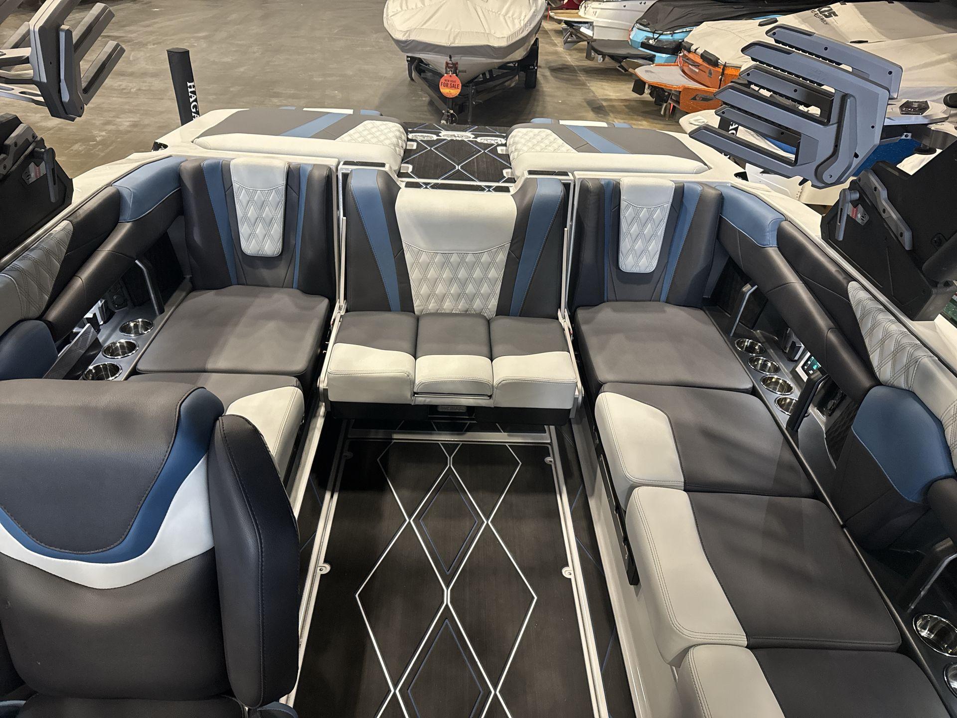2025 Malibu M230