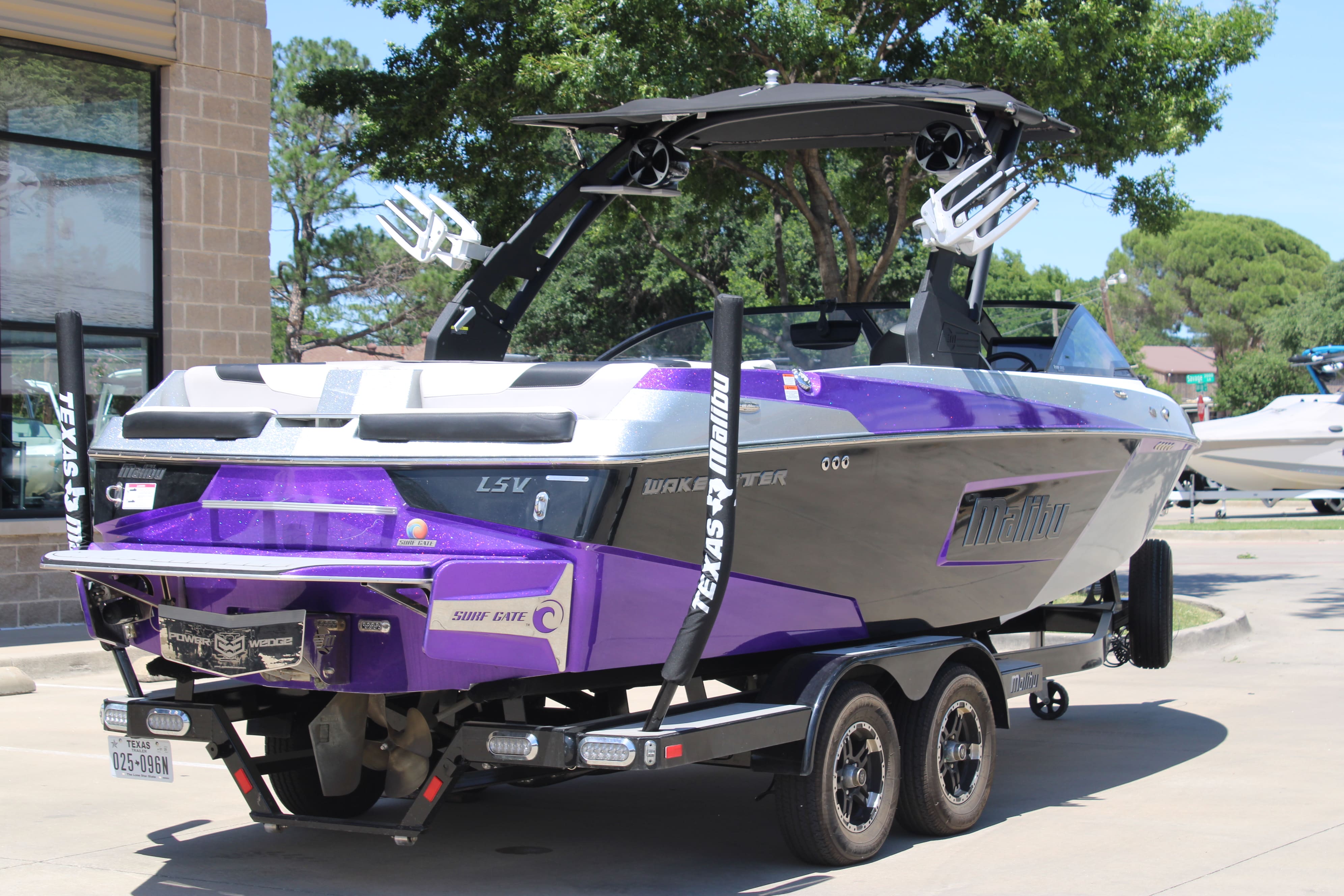 2018 Malibu 23 LSV