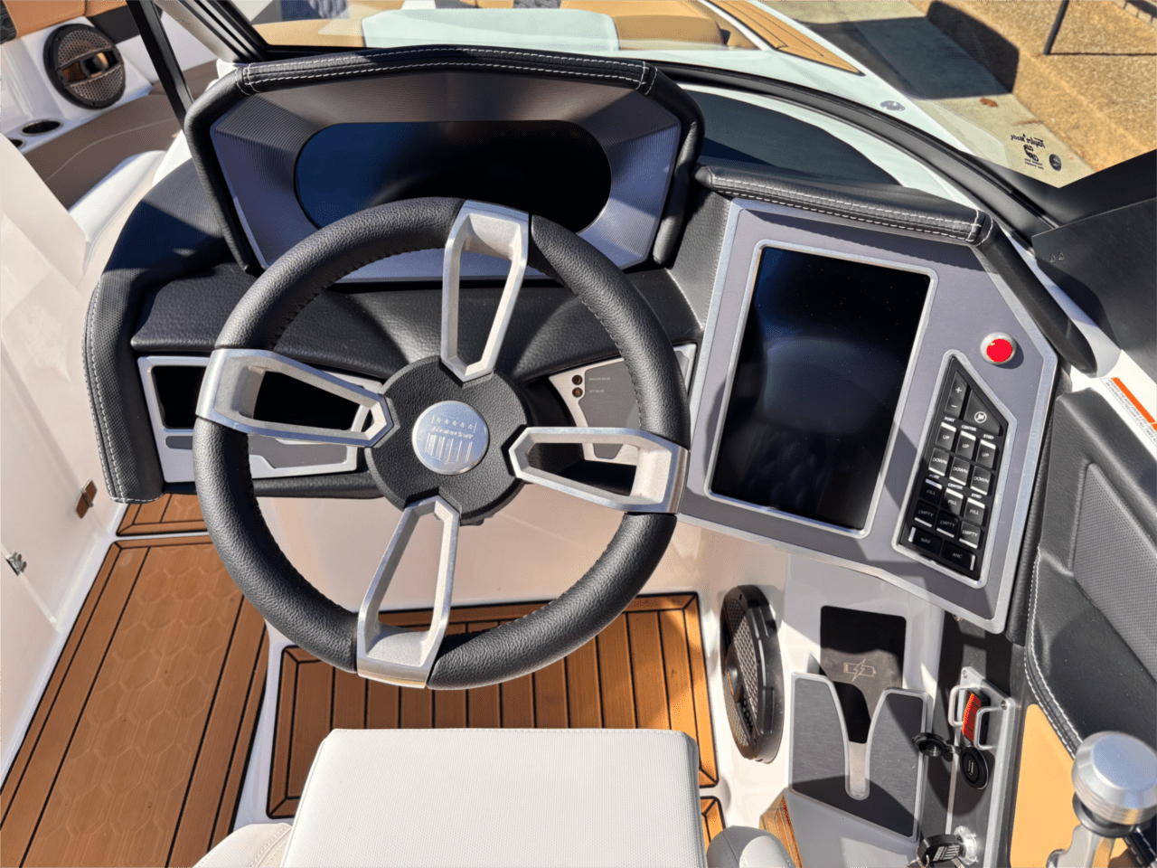 New 2024 MasterCraft XT25