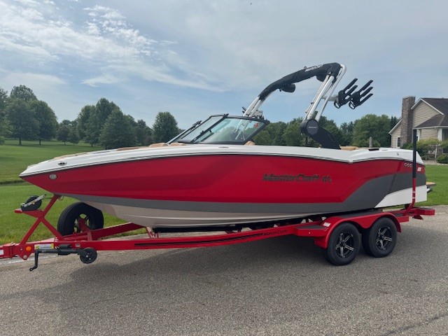 2023 Mastercraft NXT22 - Scarlet & Grey