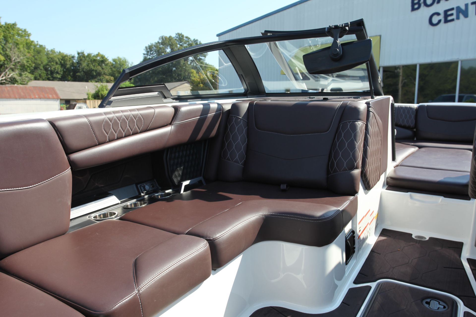  Malibu M220