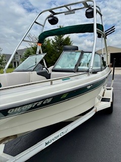1998 MasterCraft ProStar 205 – LOW Hrs – Tower, Perfect Pass Speed Control