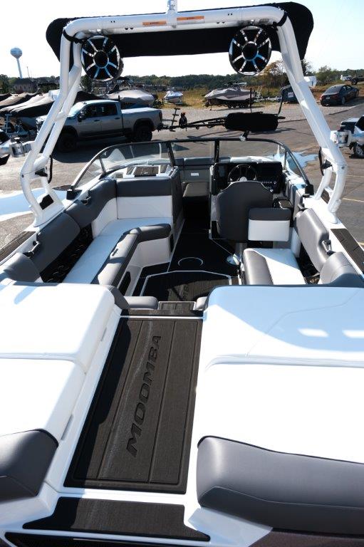 2025 MOOMBA Max
