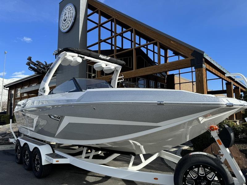 boat.Title