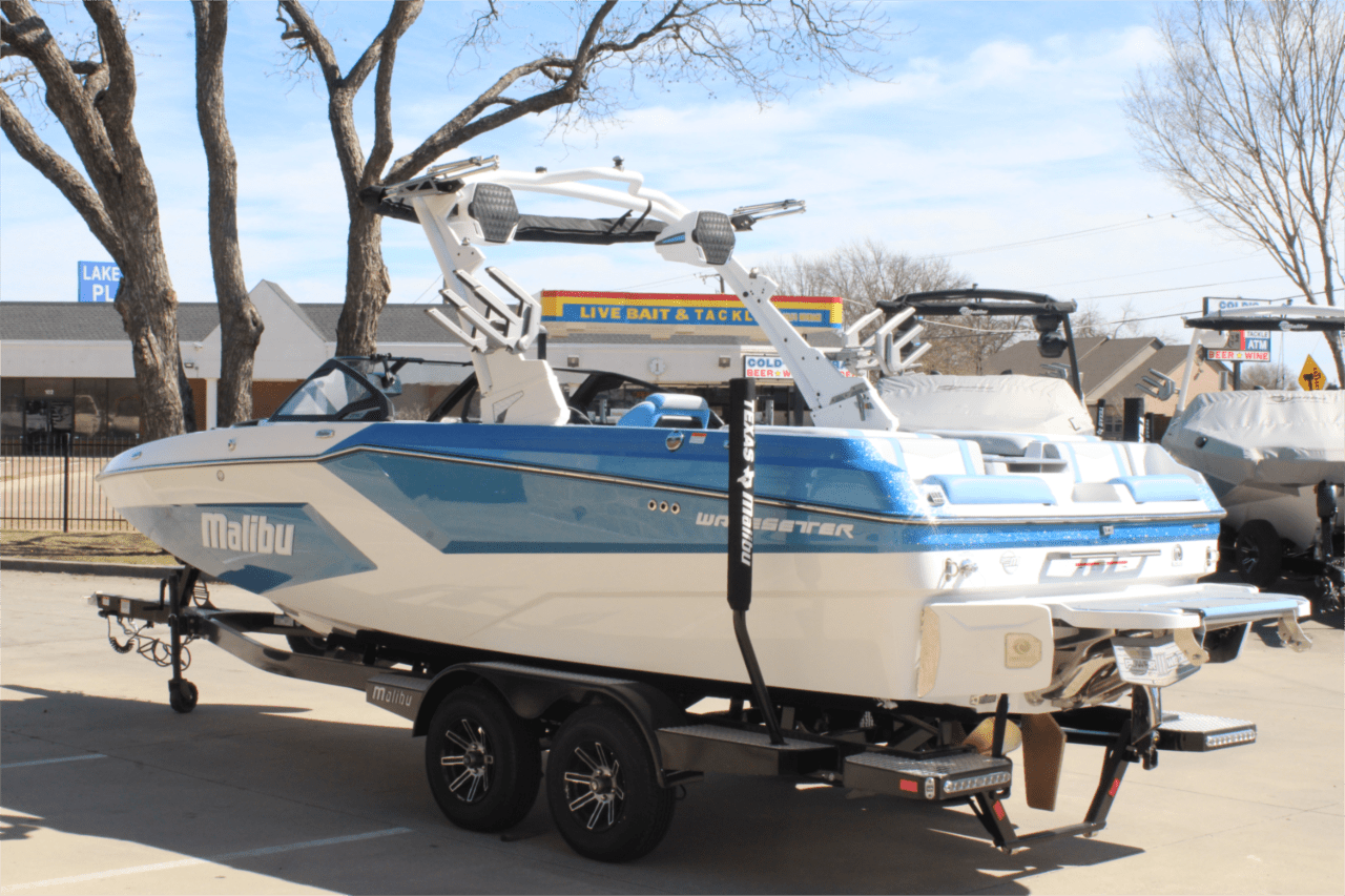 2025 Malibu 23 MXZ