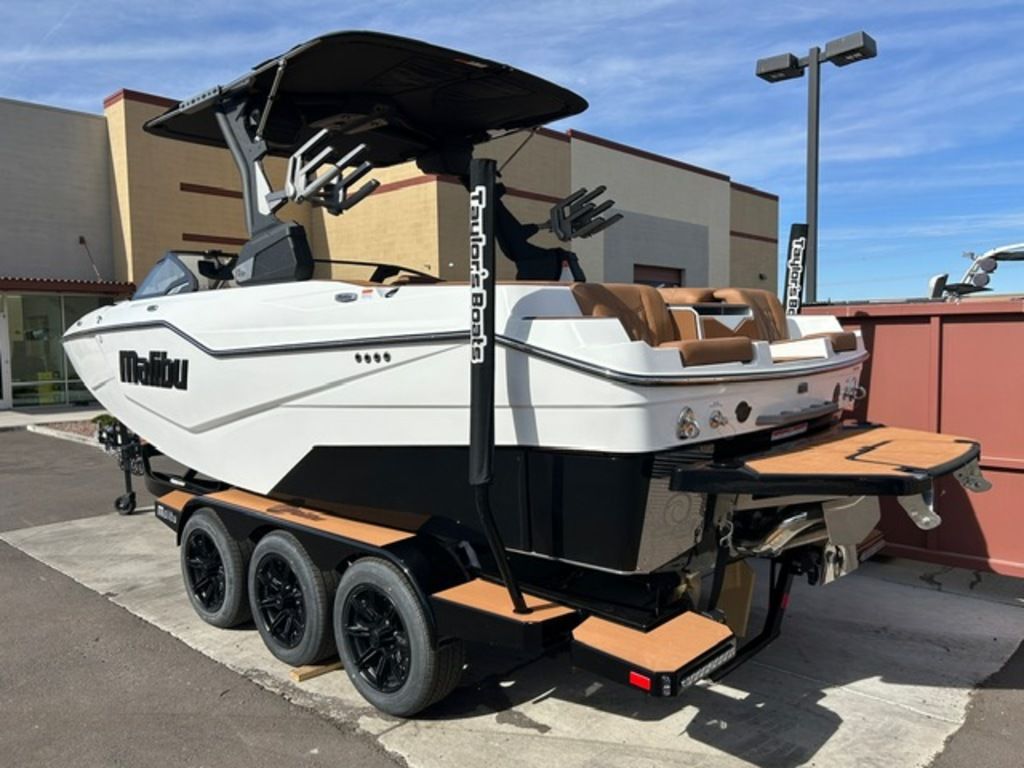 2025 Malibu Boats M230