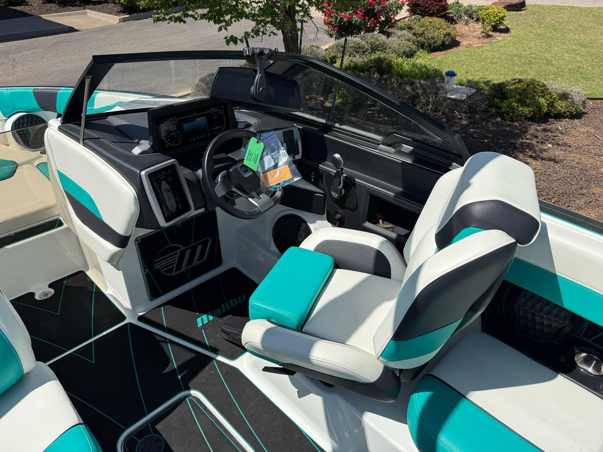 LIKE NEW 2023 Malibu 23LSV Icon