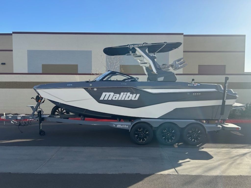 2025 Malibu Boats M230