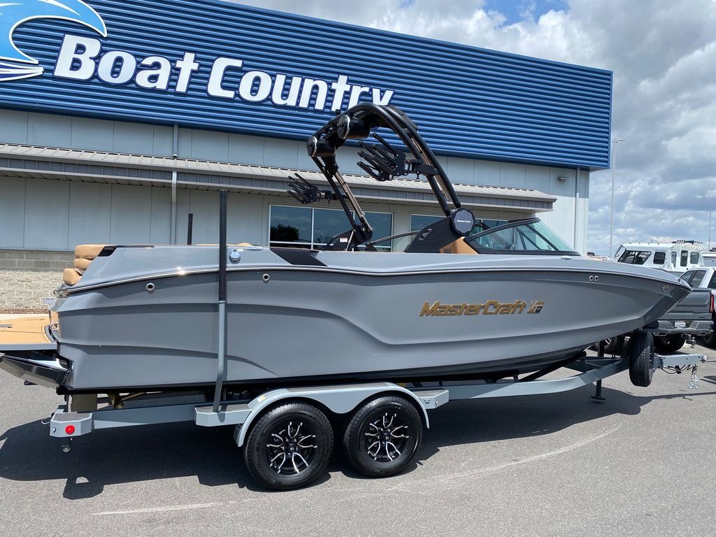 2025 MasterCraft XT24