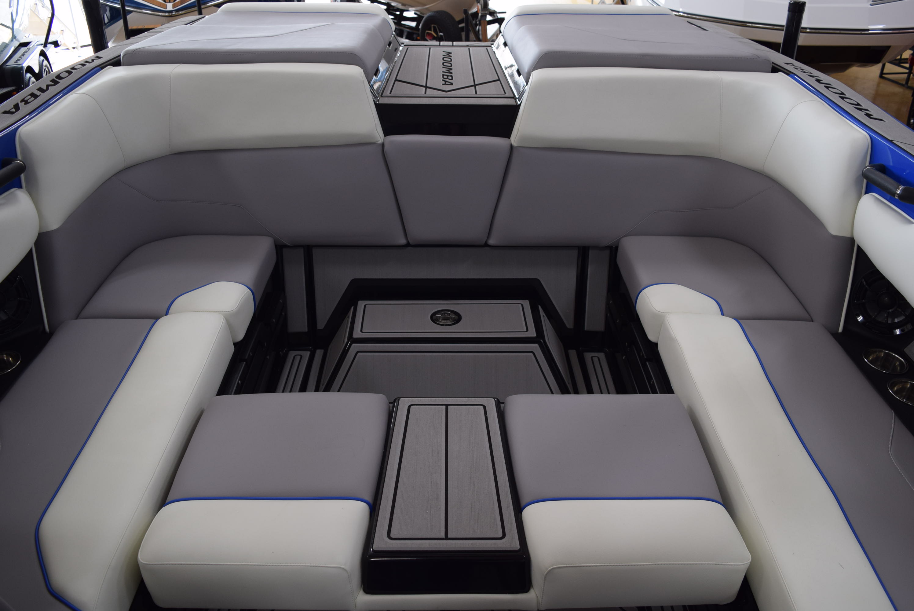 2025 MOOMBA MAX