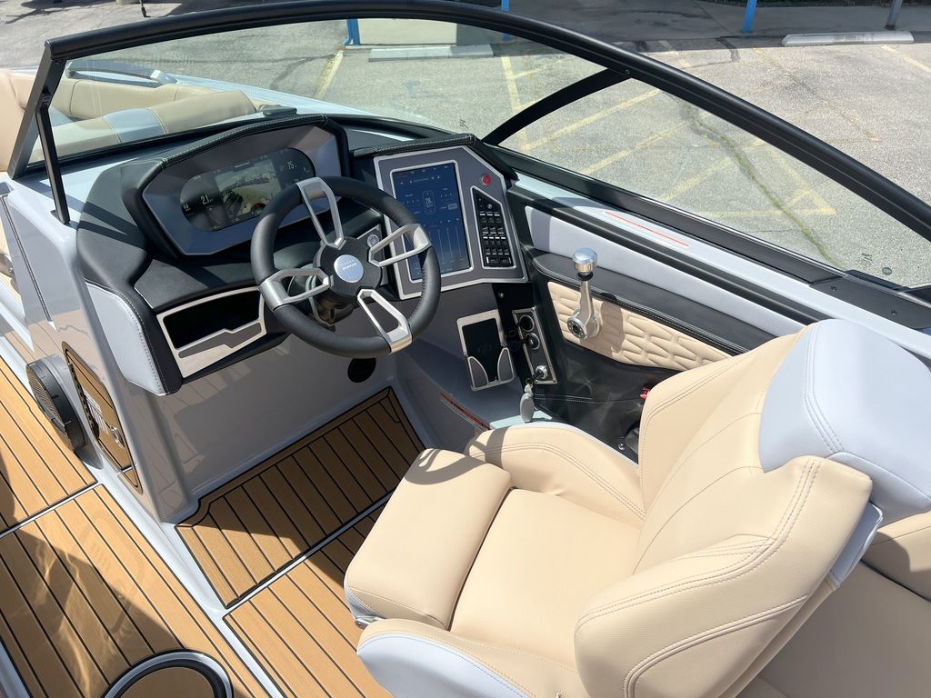 2023 MasterCraft X24