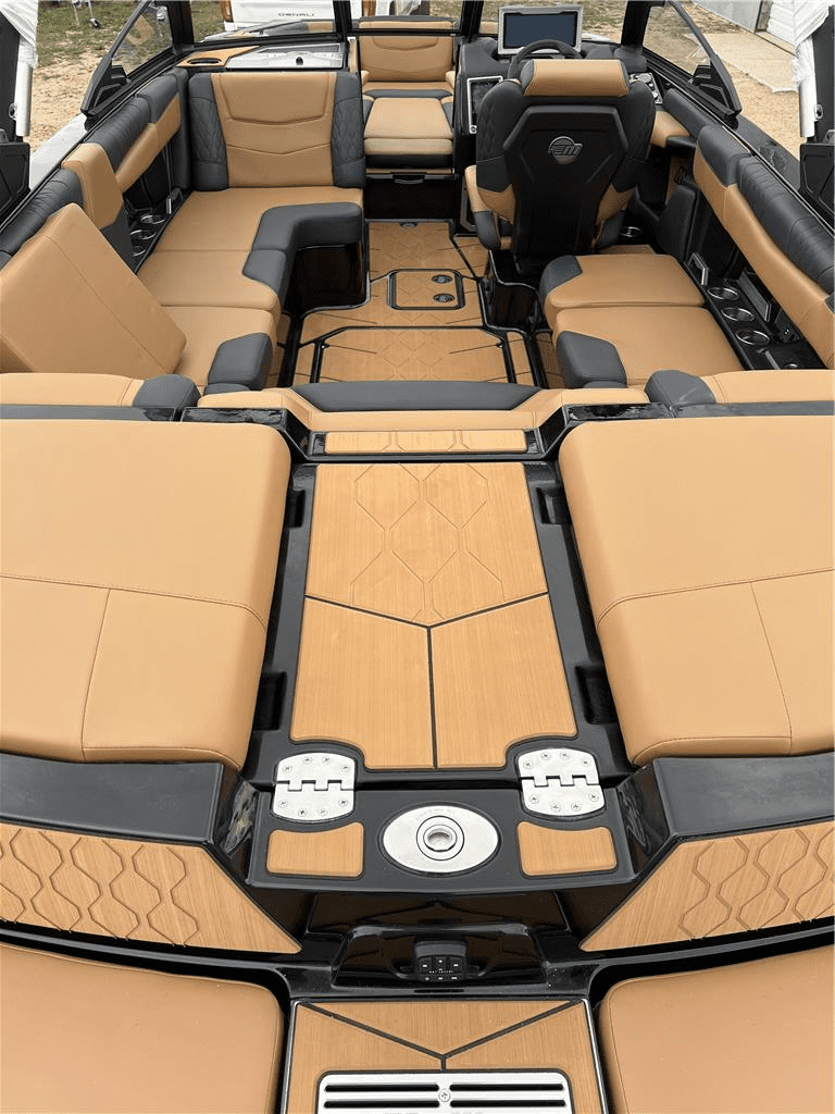 NEW 2024 MALIBU M220 WAKESETTER w/ M6DI and TRAILER
