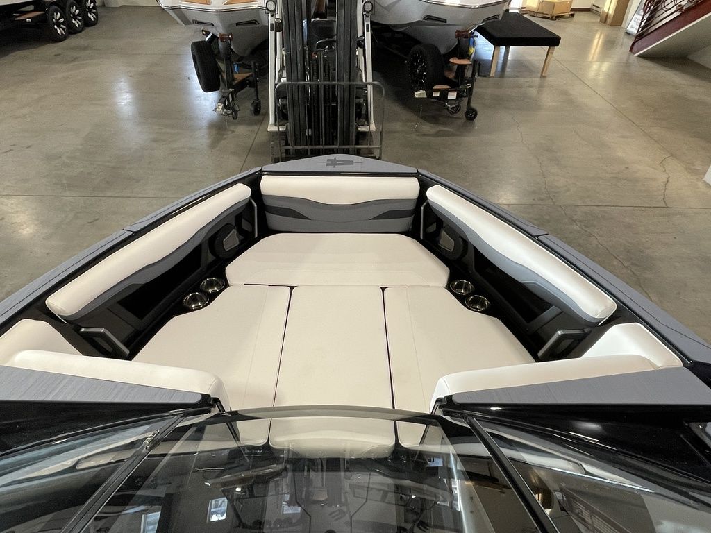 2025 Axis Wake Research T220
