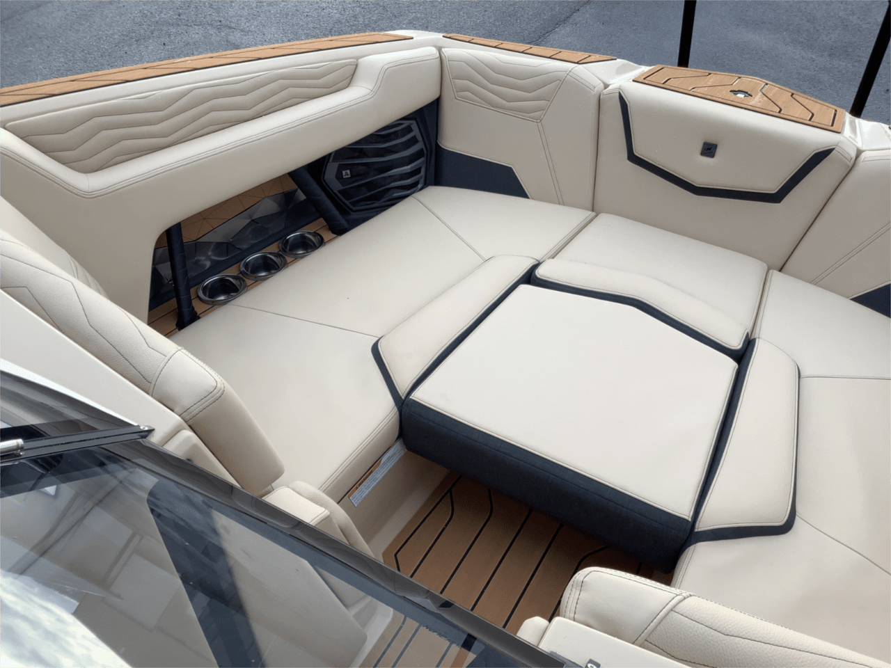 2025 Nautique G23