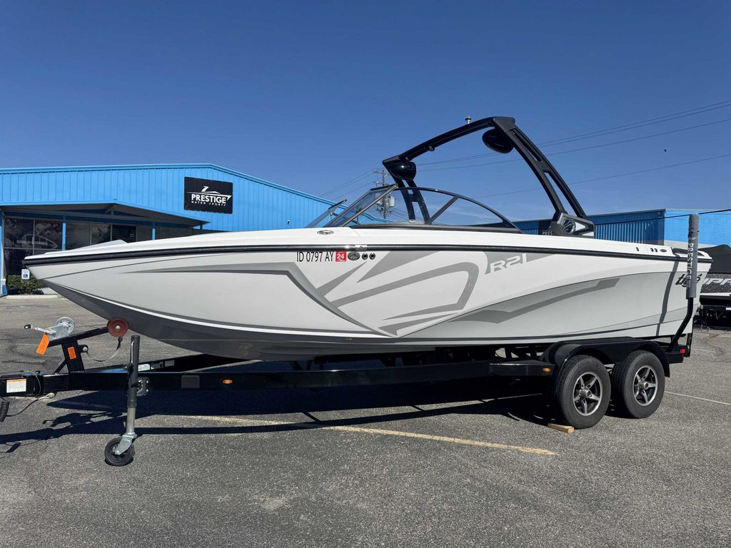 2019 Tige R21