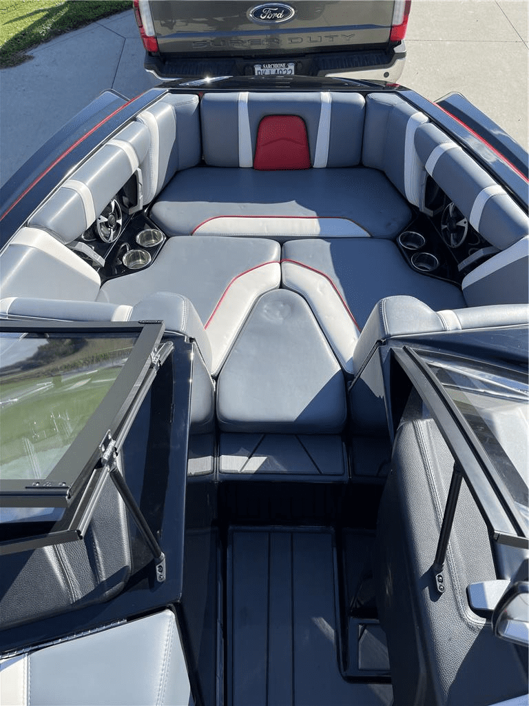2021 Malibu 21 MLX