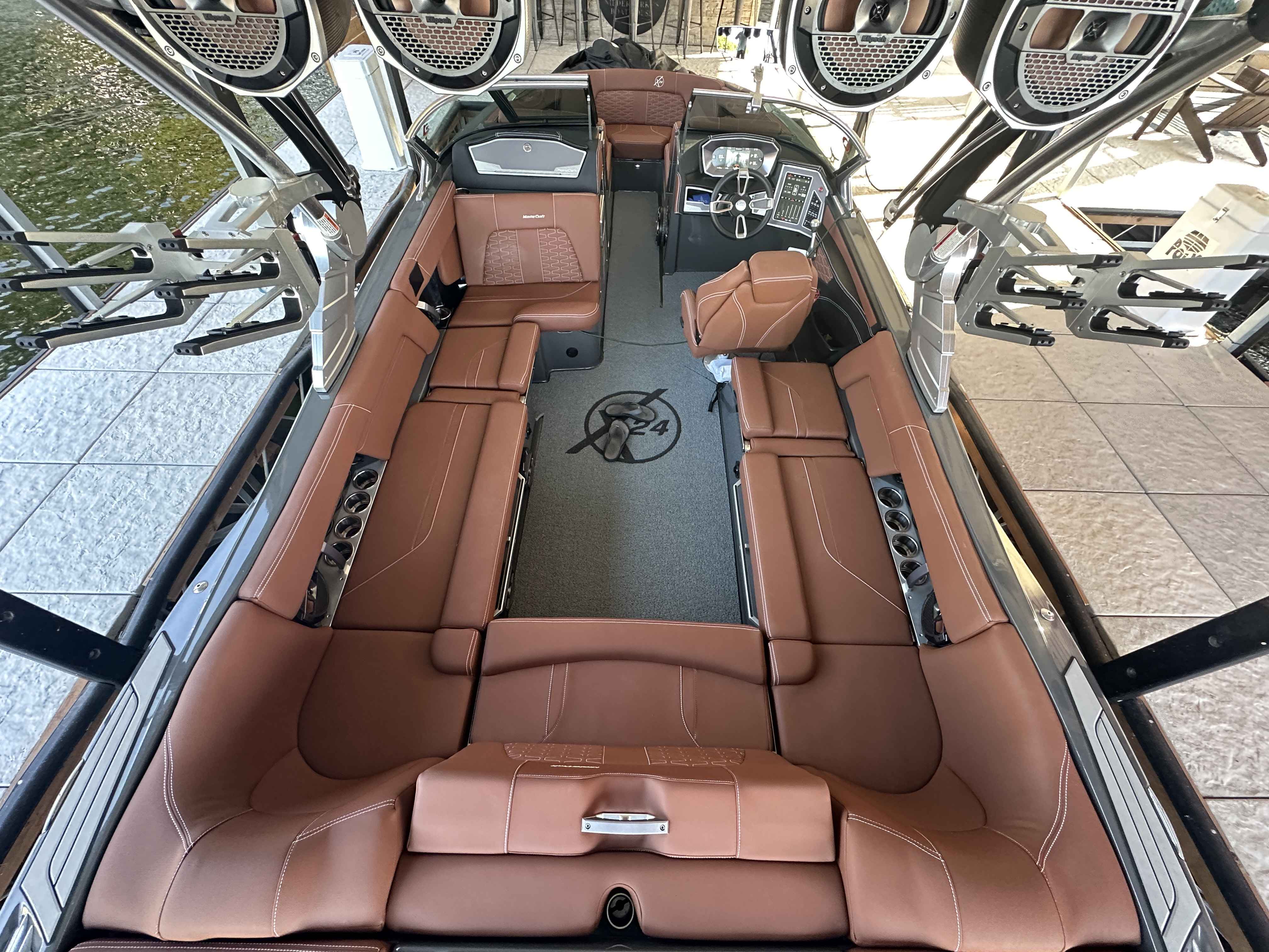 2021 MasterCraft X24
