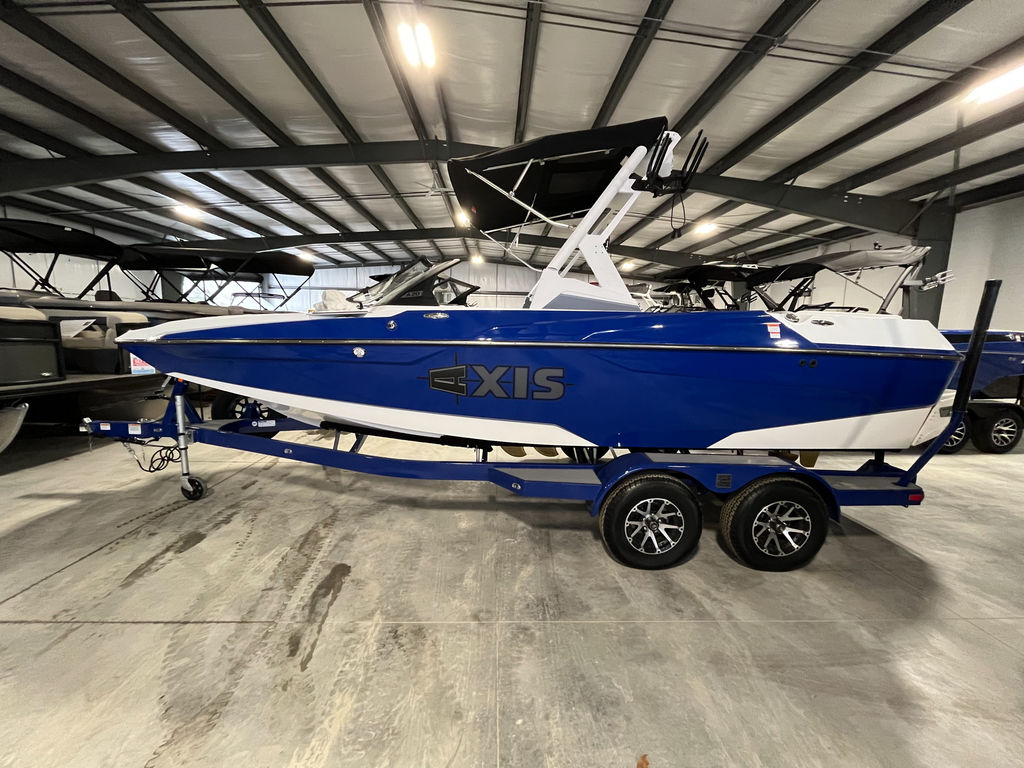 boat.Title