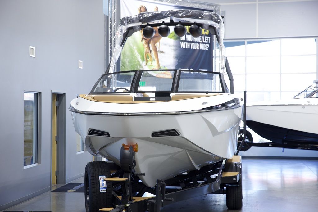 2025 Axis Wake Research T250