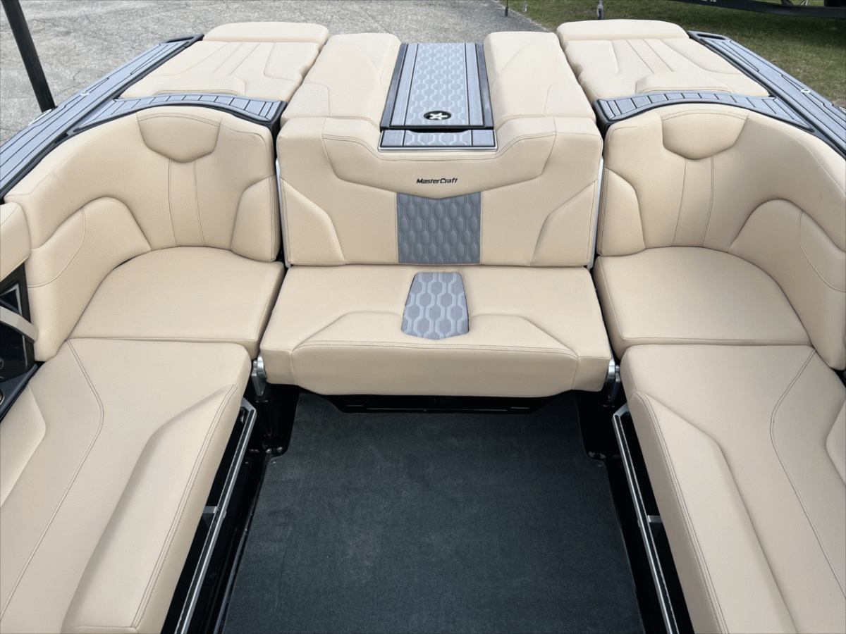 2023 MasterCraft XT-24 | 209097