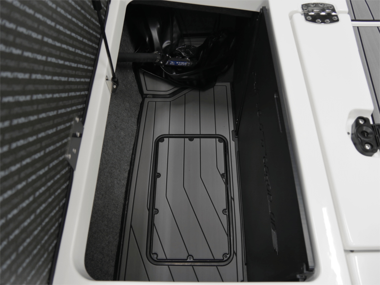 2025 Nautique GS22 – Captiva Green/Jet Black