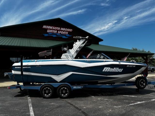 2022 Malibu 25 LSV – LT4, GX Tower, Thruster *Flash Sale*