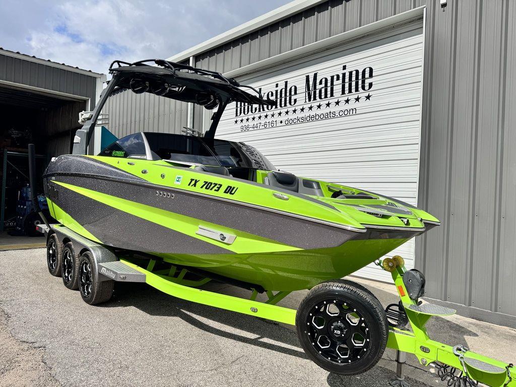 2016 Malibu Boats M235
