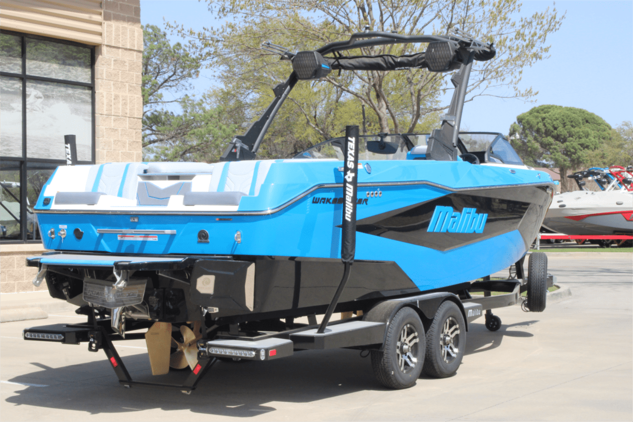 2025 Malibu 25 LSV