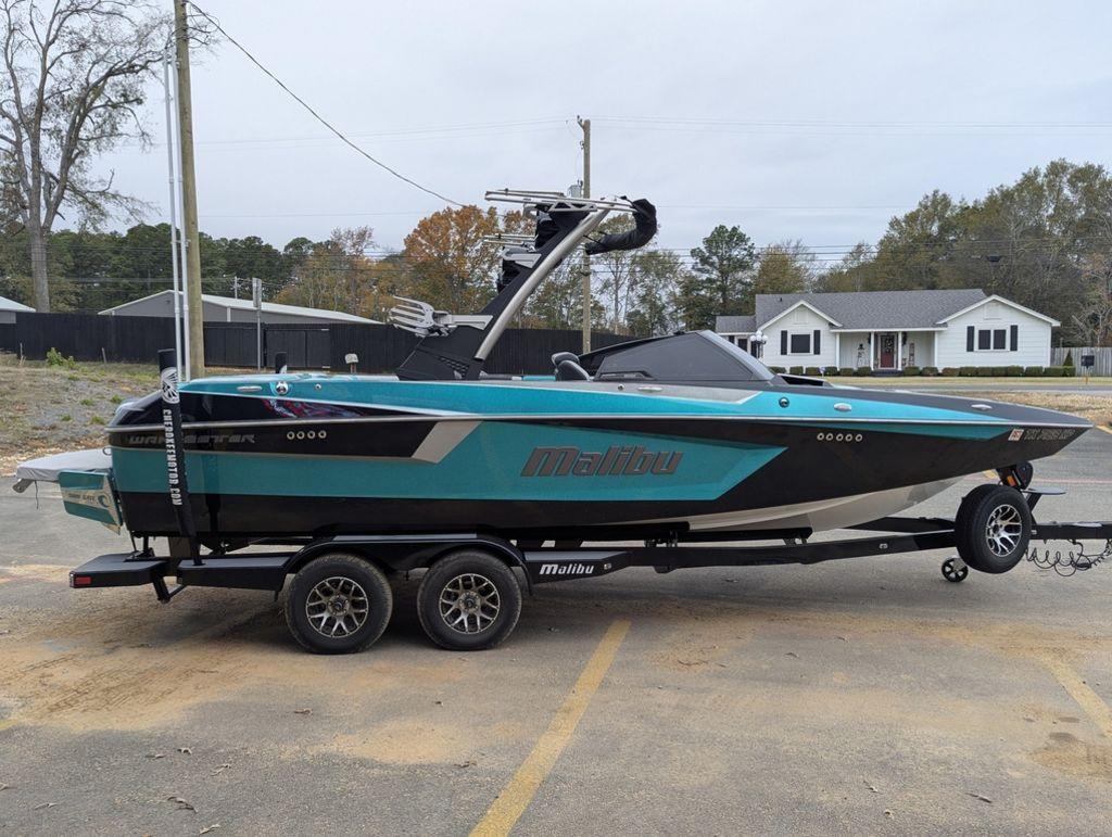 2022 Malibu 23 MXZ