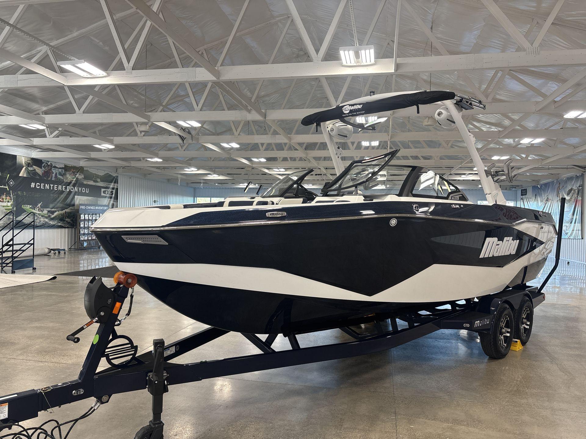 2025 Malibu 25 LSV