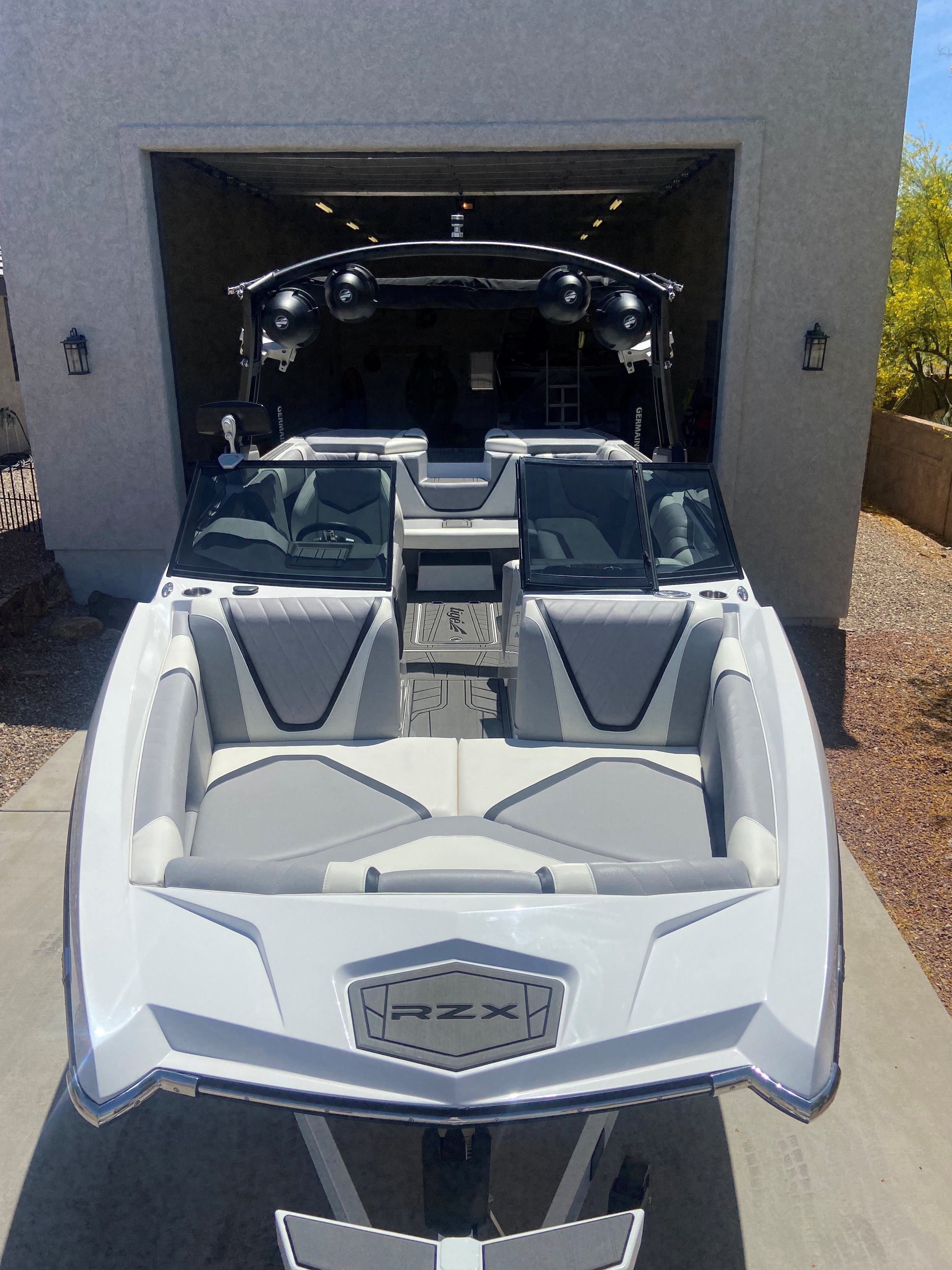 Super Clean 2020 Tige 23RZX