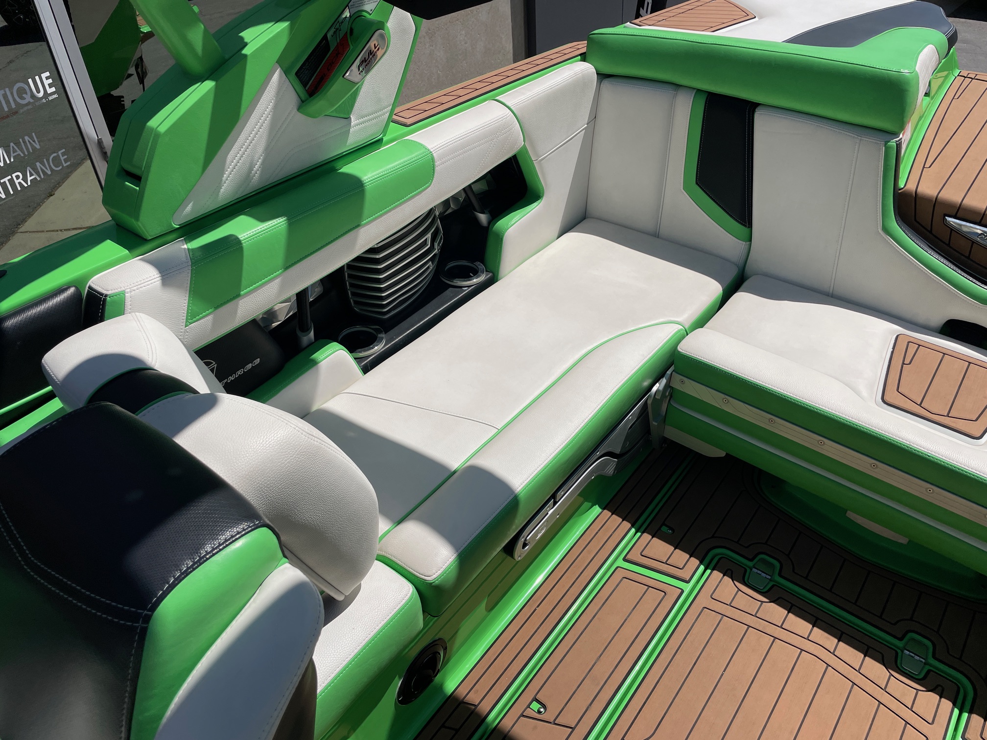 2018 NAUTIQUE G23 W/XR7 550HP SUPERCHARGED POWER PLANT