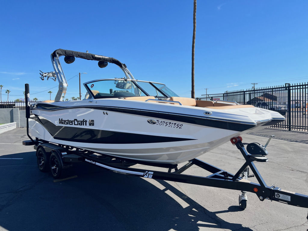 2021 Mastercraft XT22