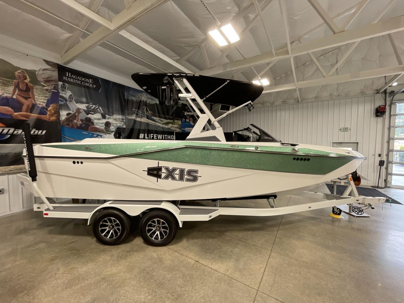 boat.Title
