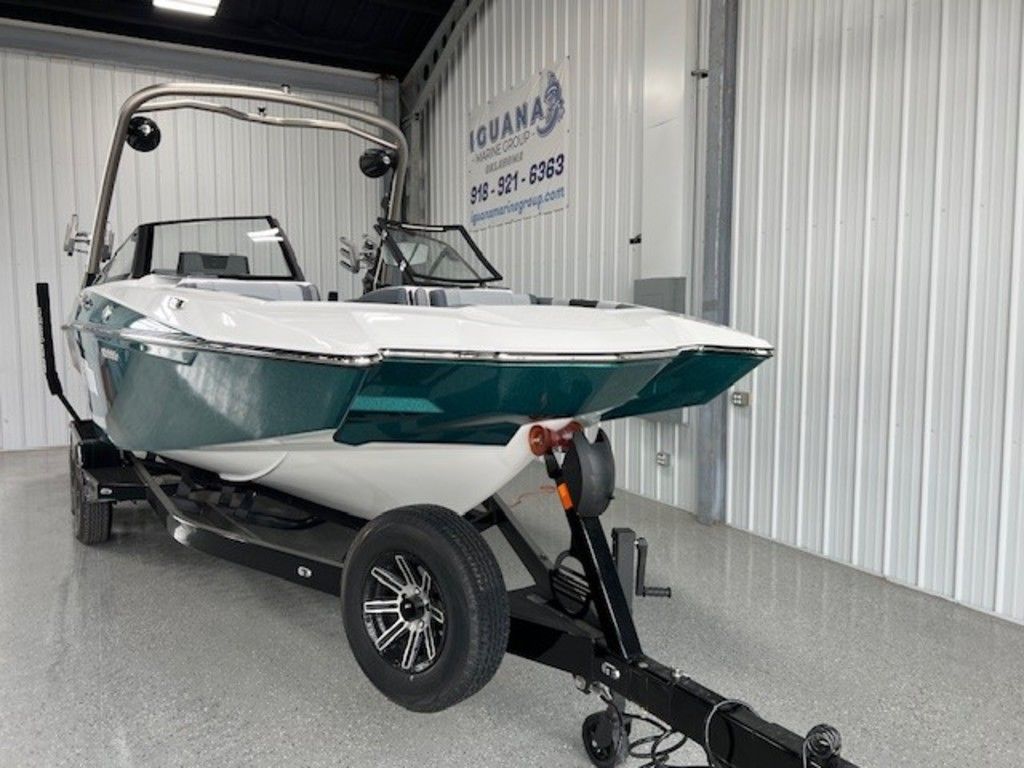 2024 Malibu Boats 24 MXZ