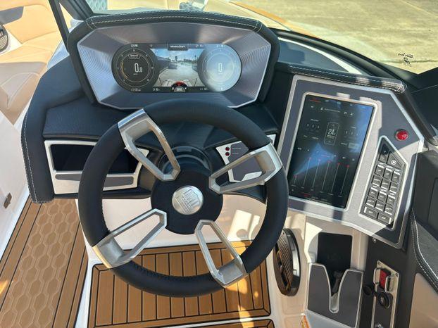 2024 MasterCraft XT23
