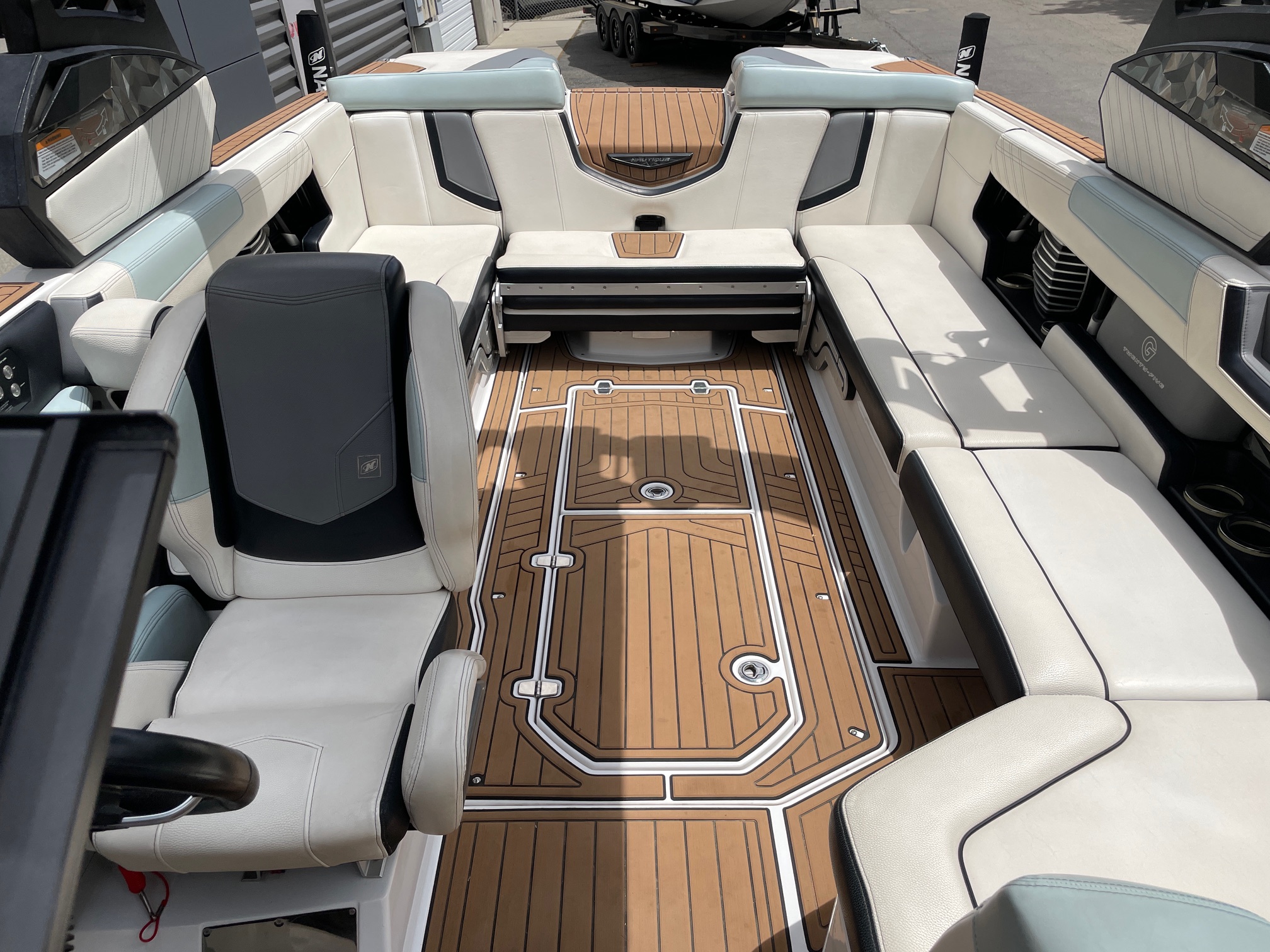 2019 NAUTIQUE G25 W/XR7 550HP SUPERCHARGED POWER PLANT