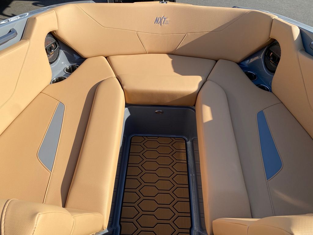 2025 MasterCraft NXT 22