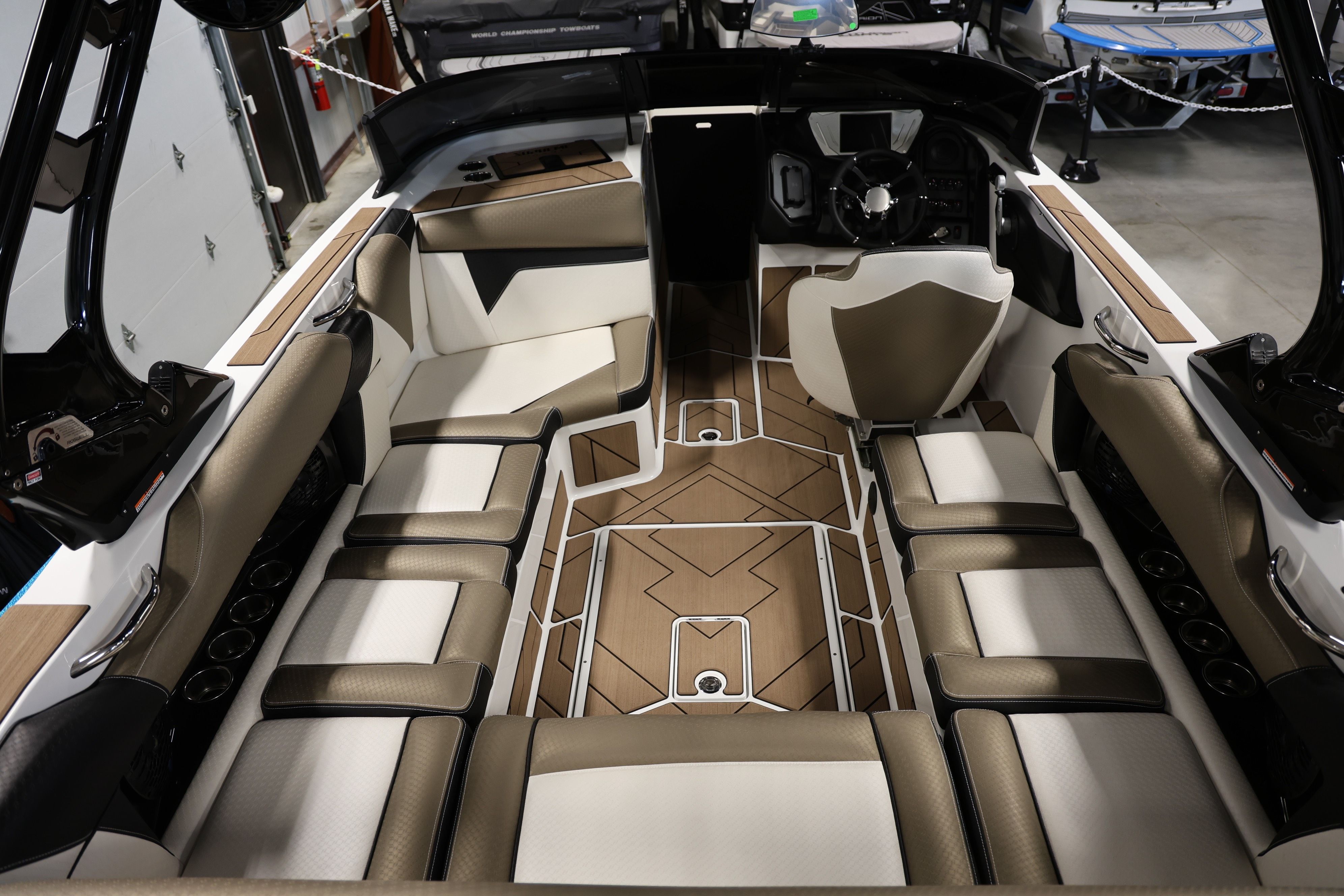 2025 Supreme Boats S220 Icon