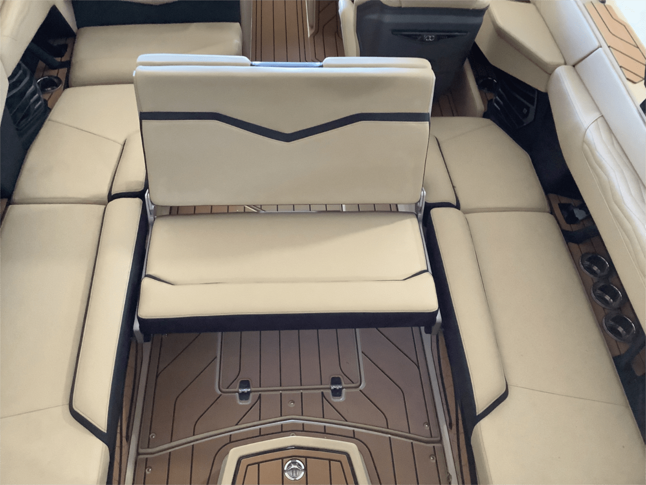 2025 Nautique G23